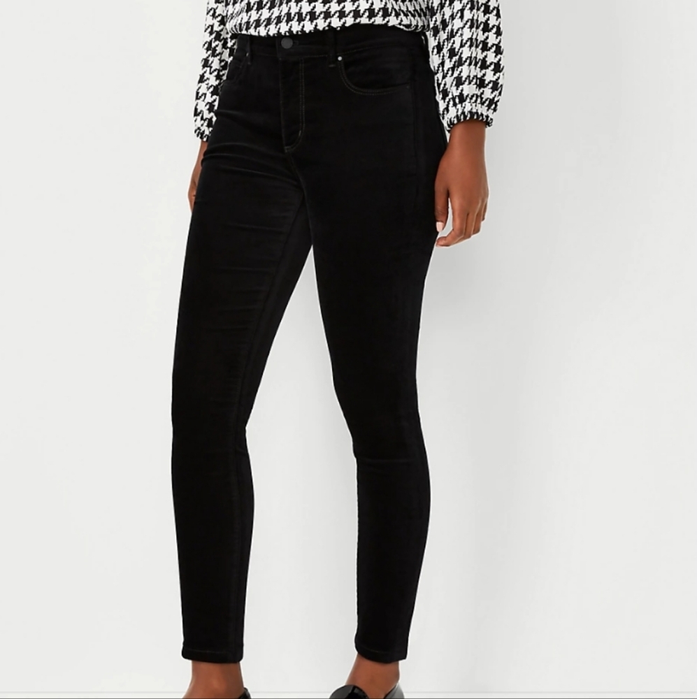Ann Taylor Petite Sculpting Pocket Mid Rise Skinny Jeans In Black Velvet, 2P NWT